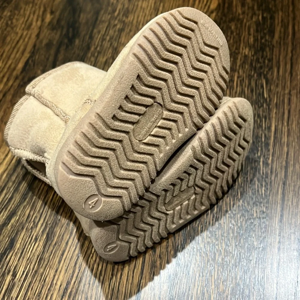 Cozy Tan Boots size 4